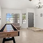 Spacious Stunning Ranch House, Hot-Tub And Private Basketball Court, Near Westworld, Tpc